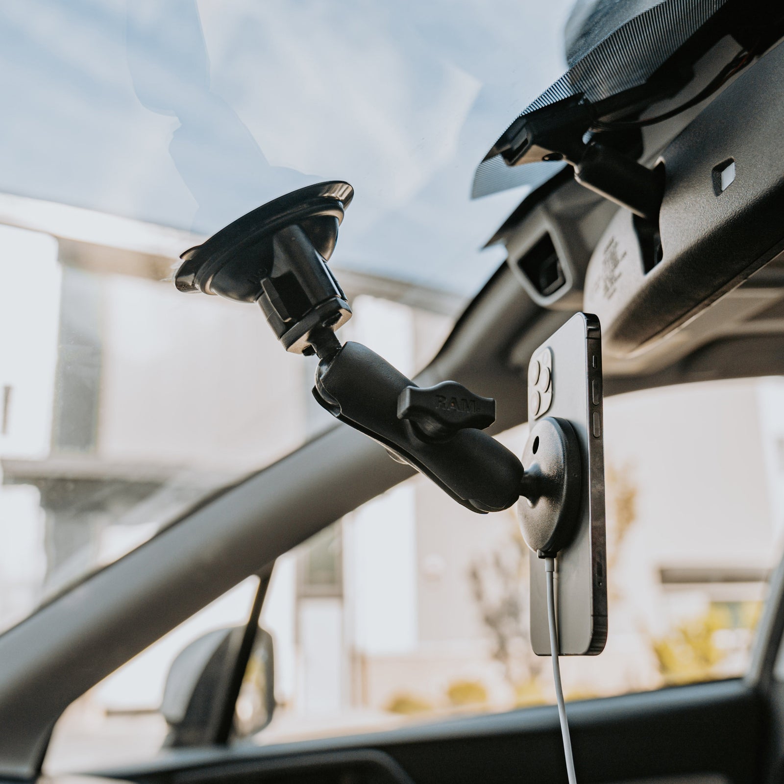 RAM Suction Cup Mount for Apple 15W MagSafe (RAM-B-166-AP-MAGU)