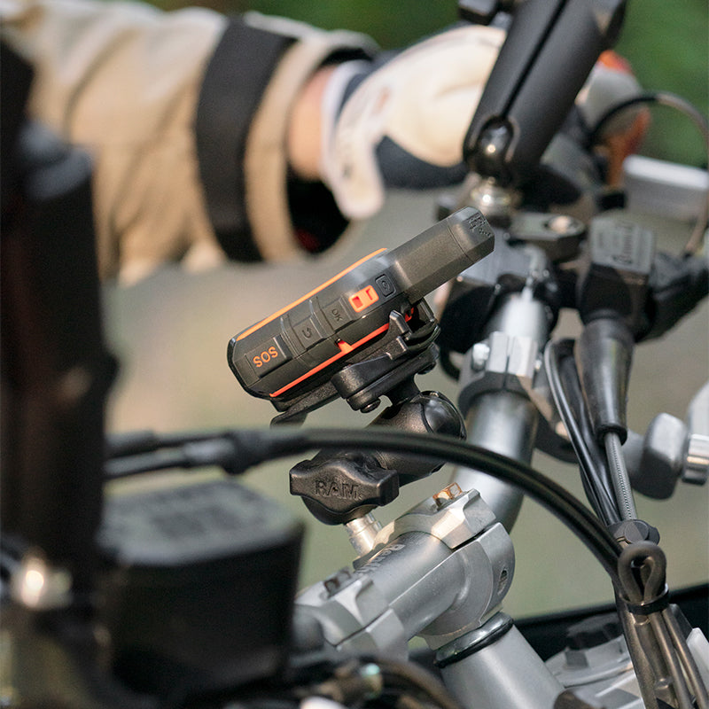 RAM Garmin Spine Mount w 1" Ball (RAM-B-202-GA76U)