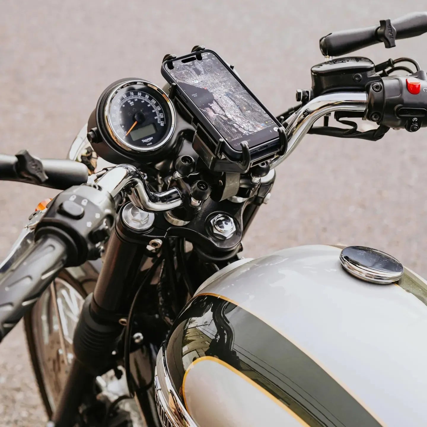 RAM Quick-Grip XL Phone Holder with Ball (RAM-HOL-PD4-238AU)