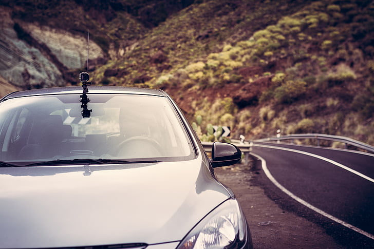 5 Accessories That Will Let You Film Like A Pro While You Drive