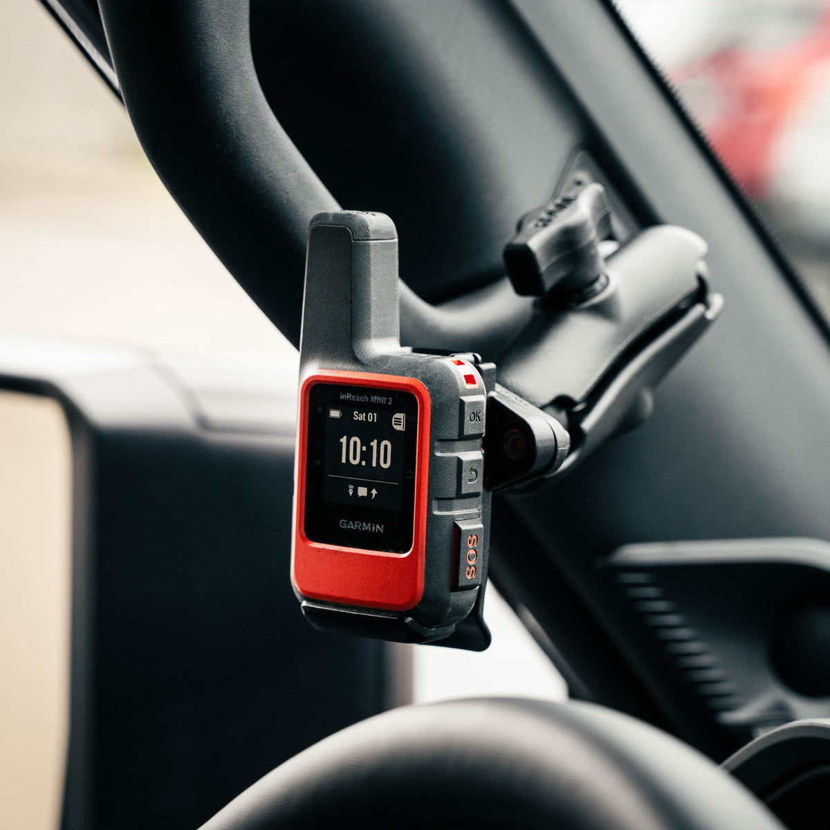 RAM Garmin Spine Mount w 1" Ball (RAM-B-202-GA76U)