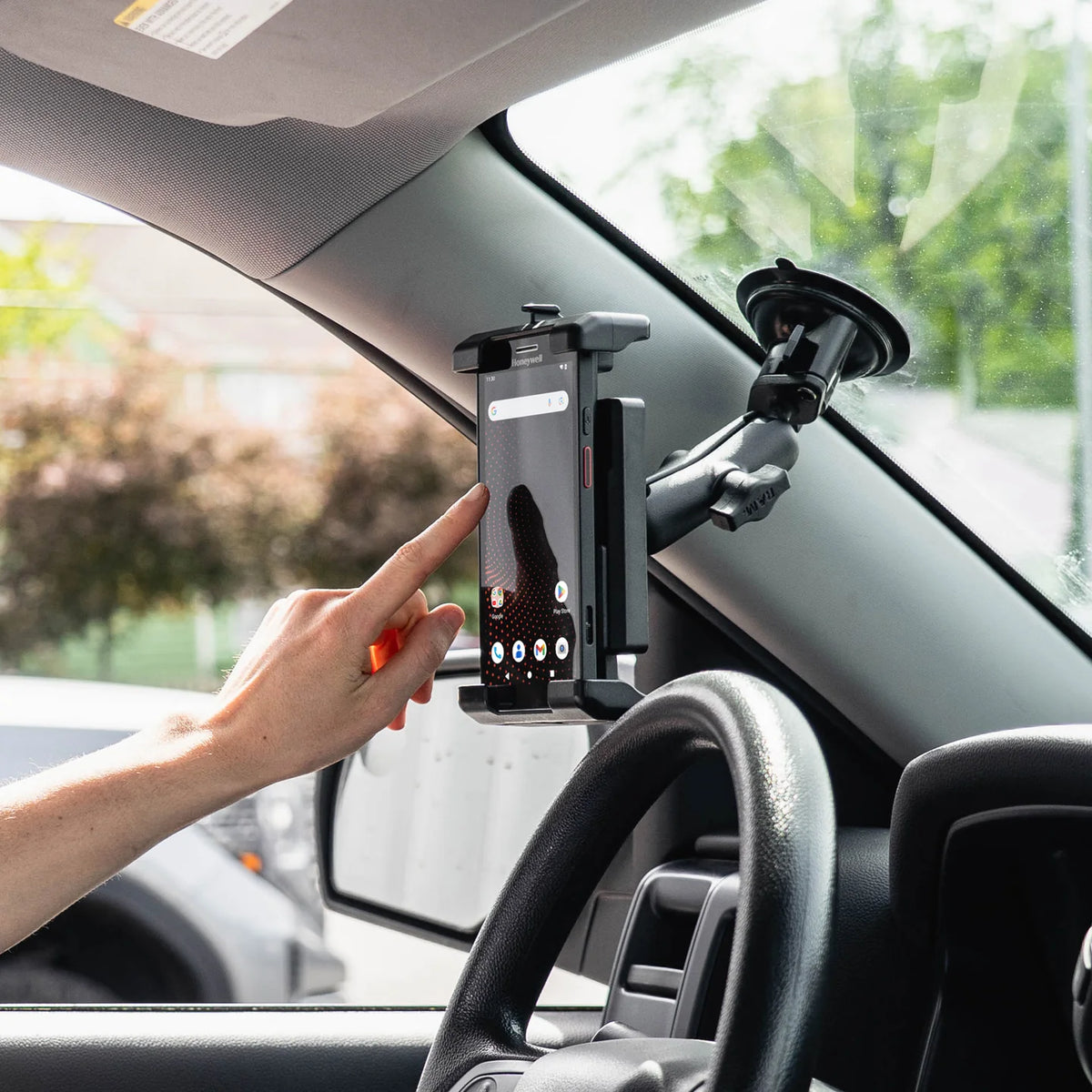 RAM Quick-Grip Pro XL Phone Holder with Ball (RAM-HOL-PD7BU)