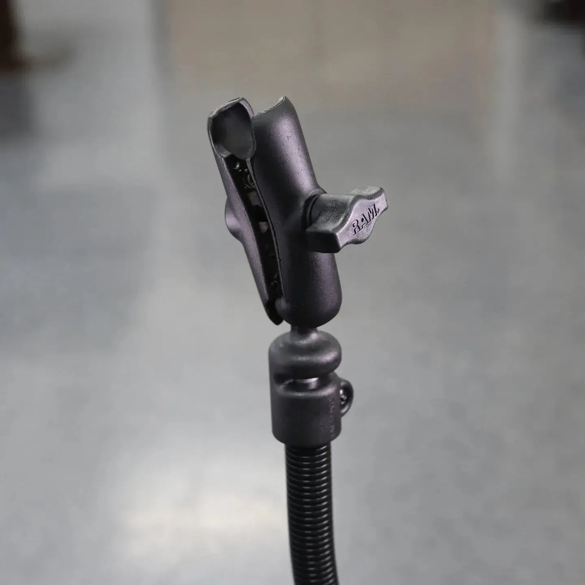 RAM Tough-Claw with 26" Flex-Rod Extension Arm for Wheelchairs (RAP-400-18-B-201)